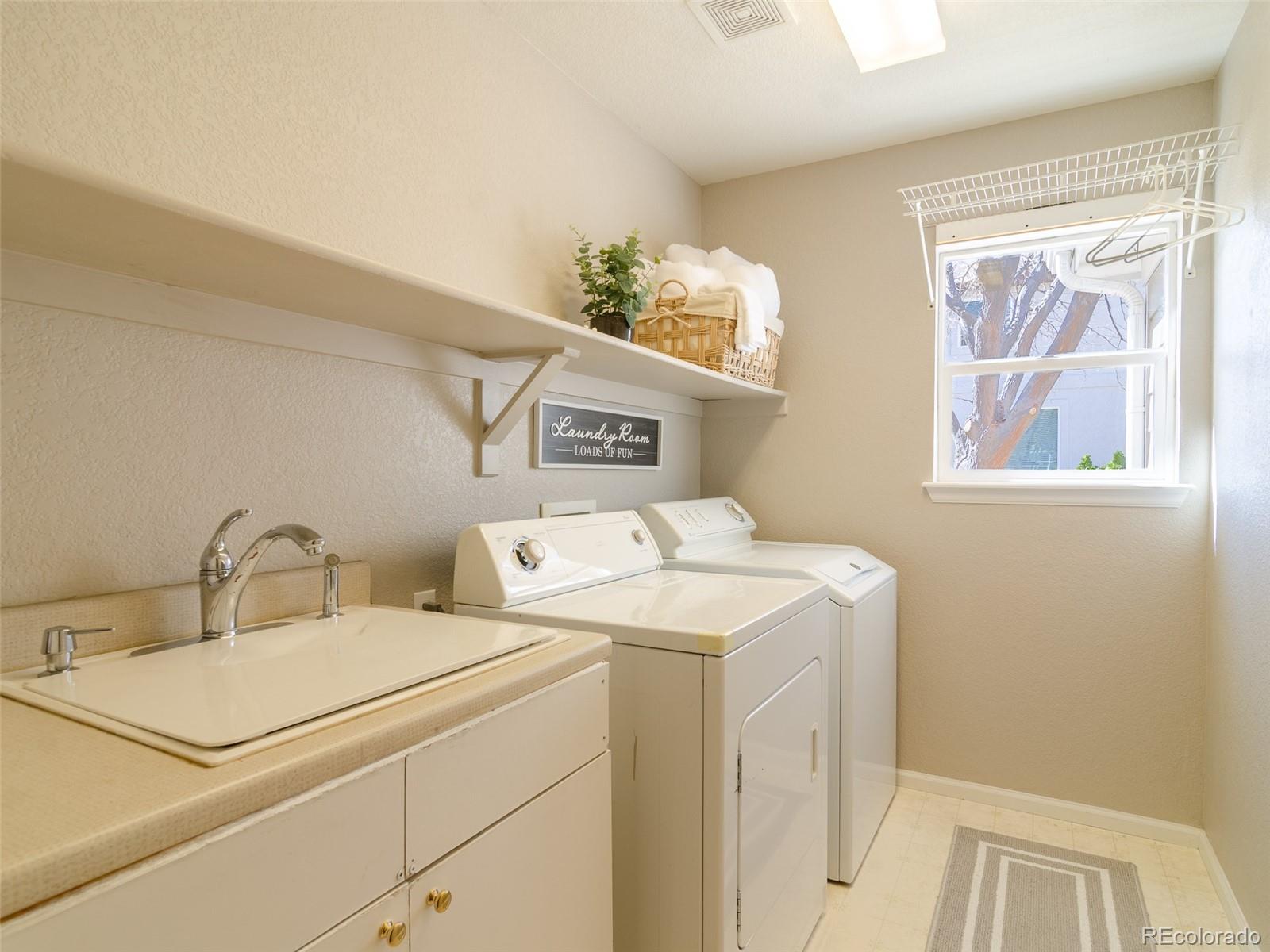 2080 Pearl Howlett Road Longmont CO 80504