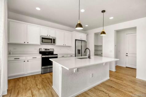 919 N Undergrove Way Aurora CO 80018