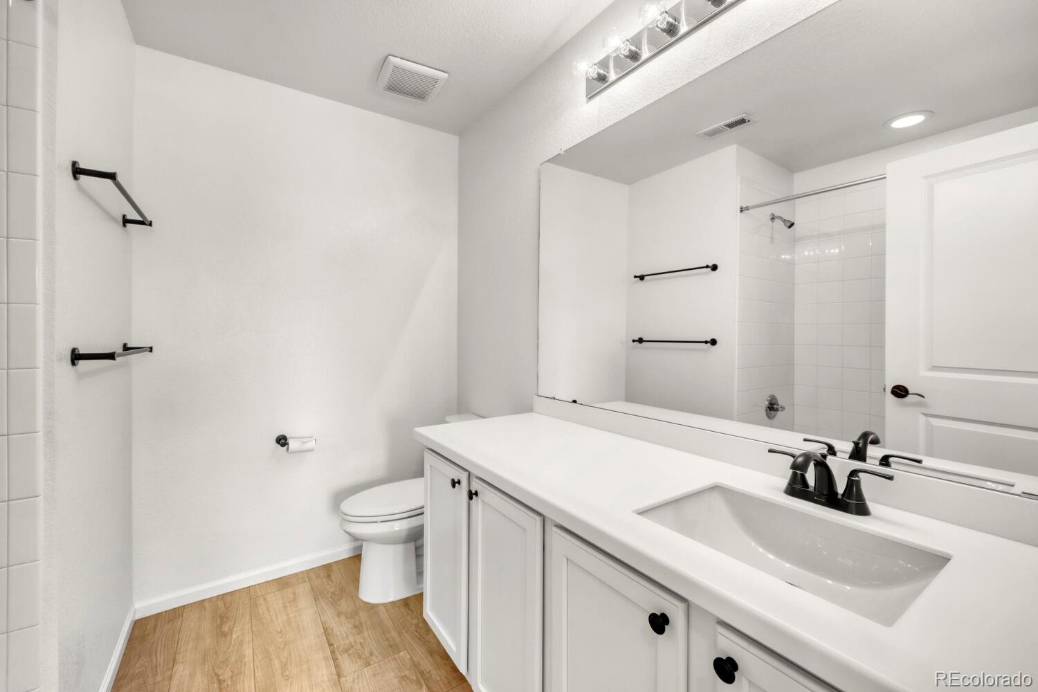 919 N Undergrove Way Aurora CO 80018