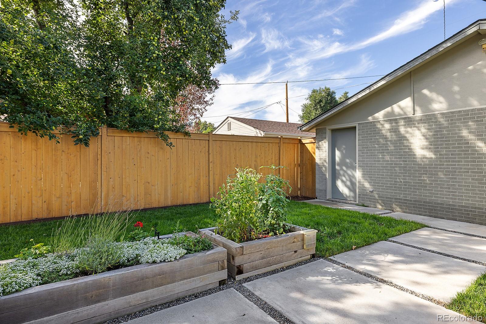 2643 N Glencoe Street Denver CO 80207