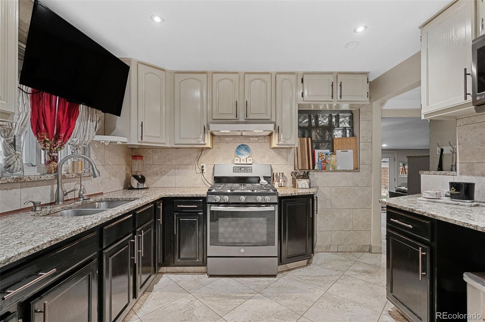 3017 Cimarron Street Aurora CO 80011