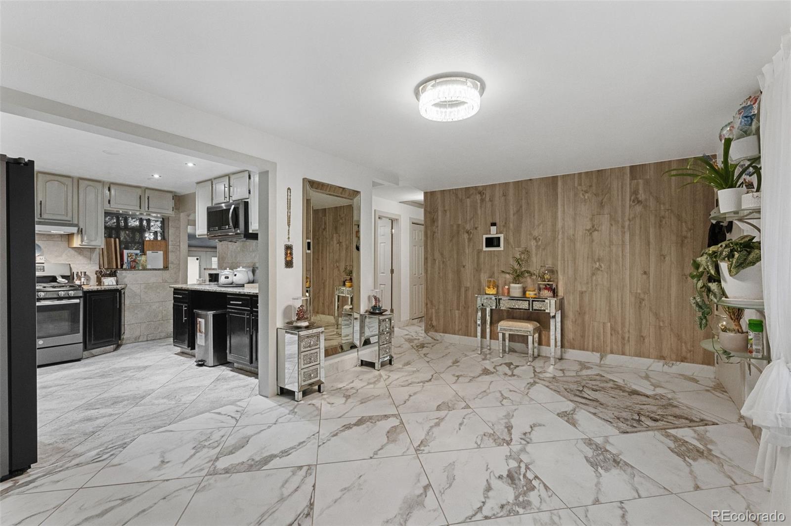 3017 Cimarron Street Aurora CO 80011
