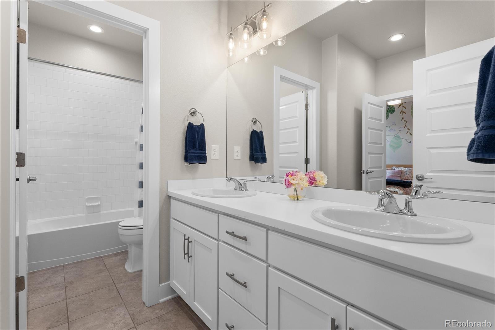 27671 E Lakeview Drive Aurora CO 80016