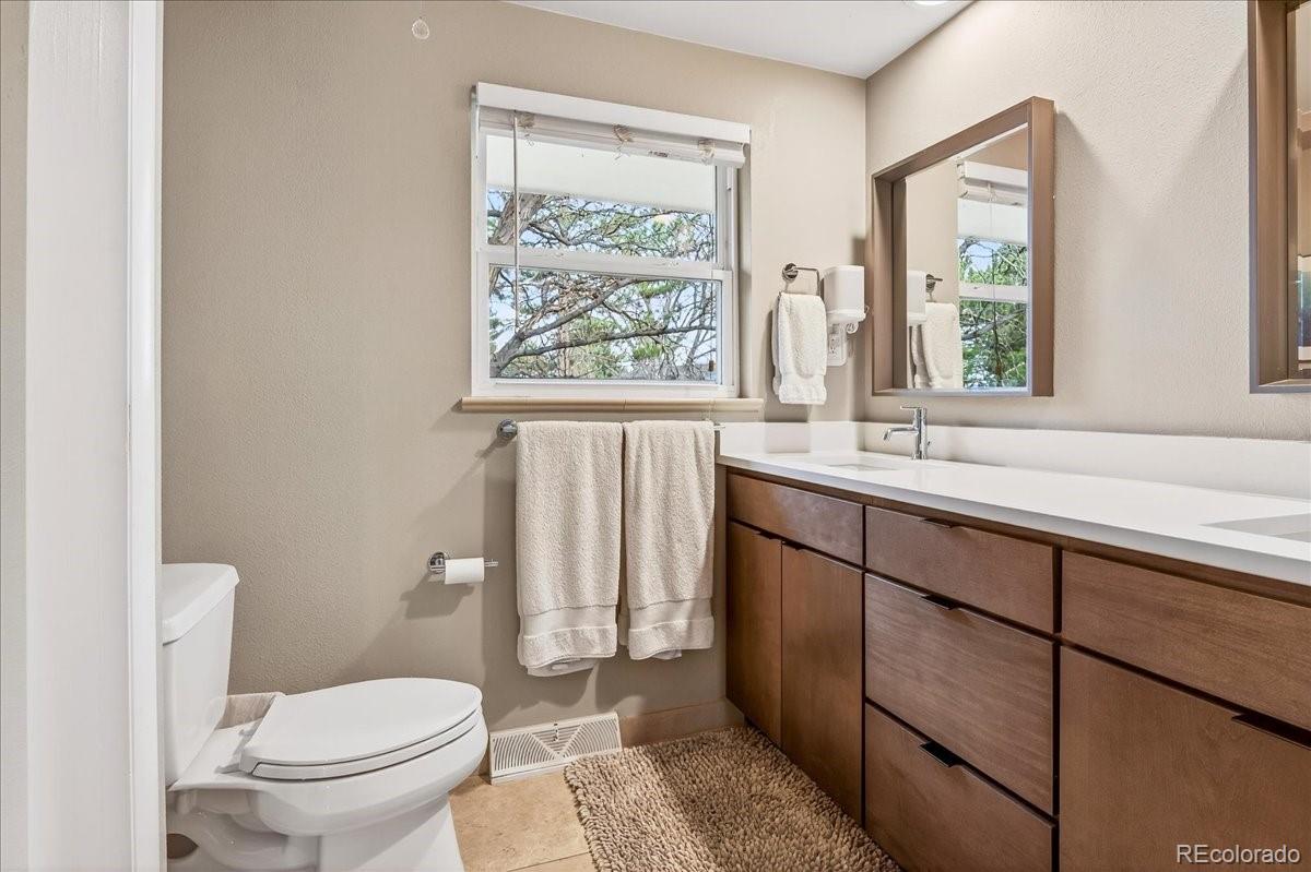 7156 S Kendall Boulevard Littleton CO 80128