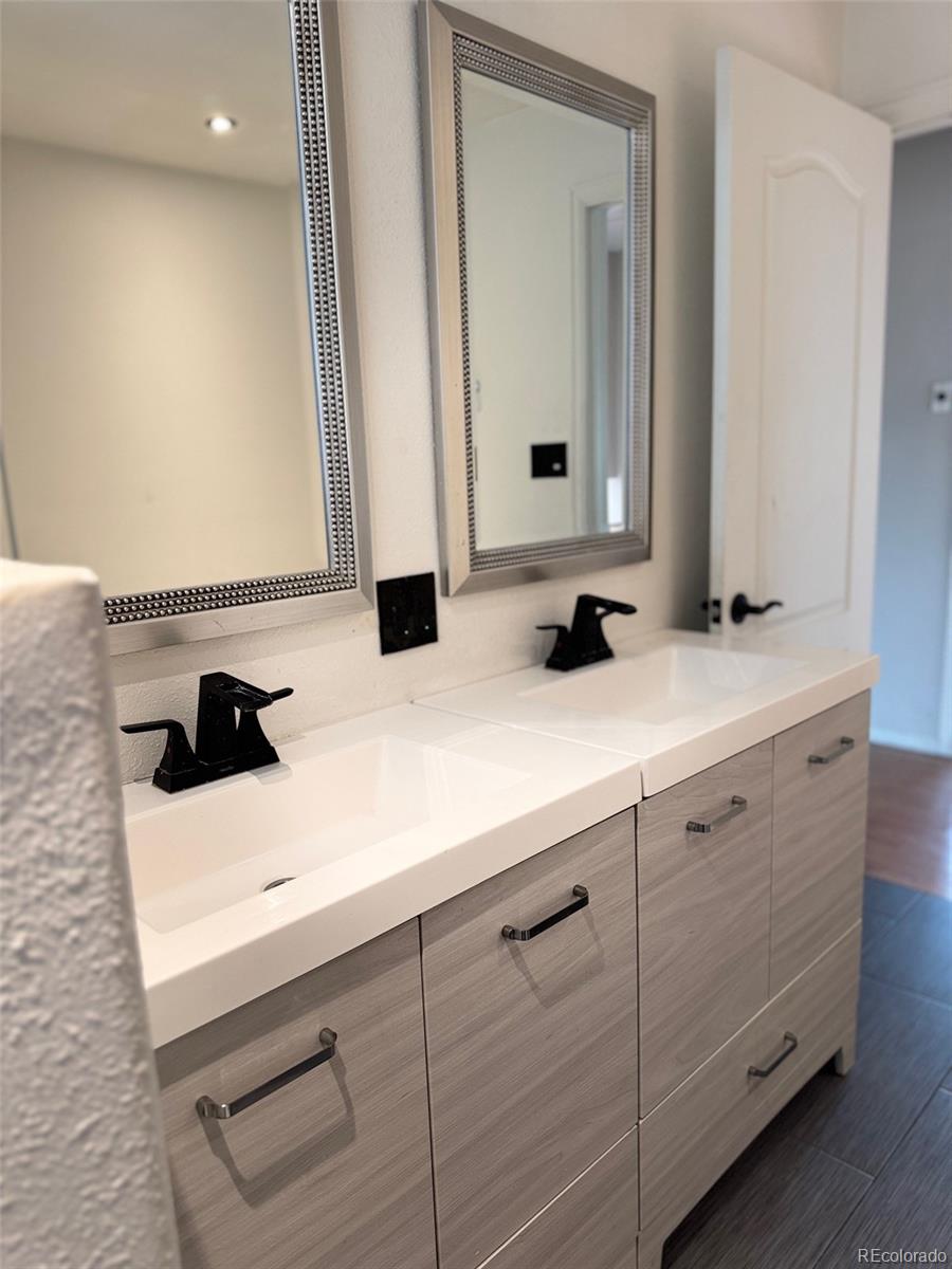 2513 S Crystal Street Aurora CO 80014