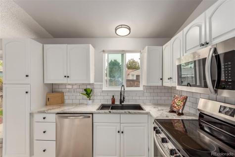 4218 S Cathay Way Aurora CO 80013