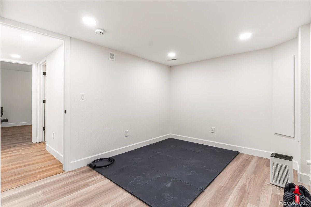22045 E Hoover Drive Aurora CO 80016
