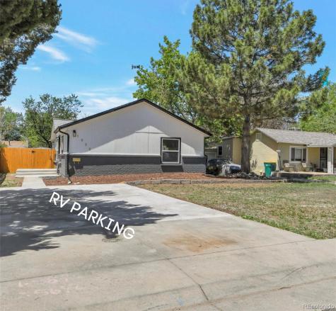 1935 Geneva Street Aurora CO 80010