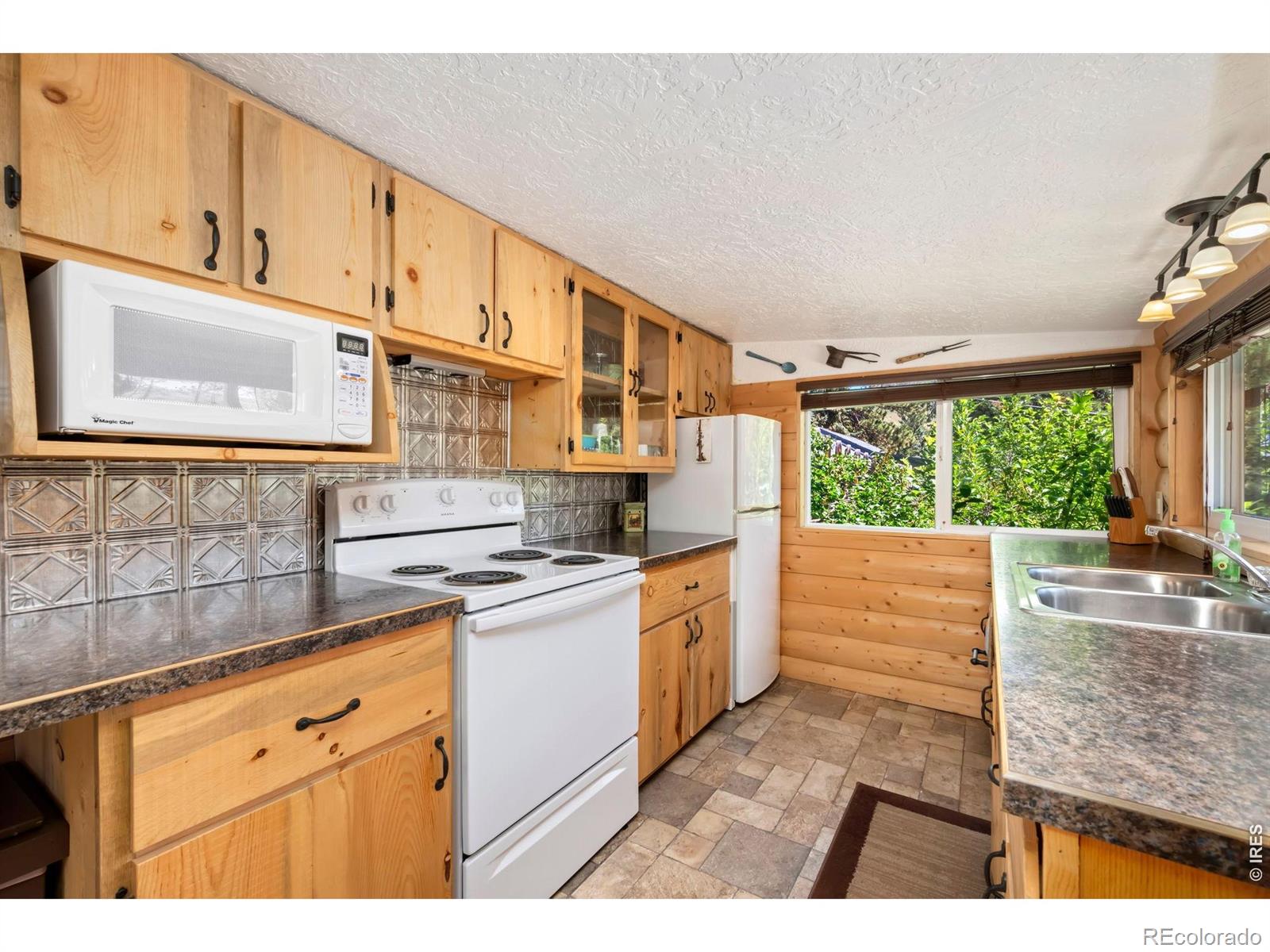 47 Falls Creek Drive Bellvue CO 80512