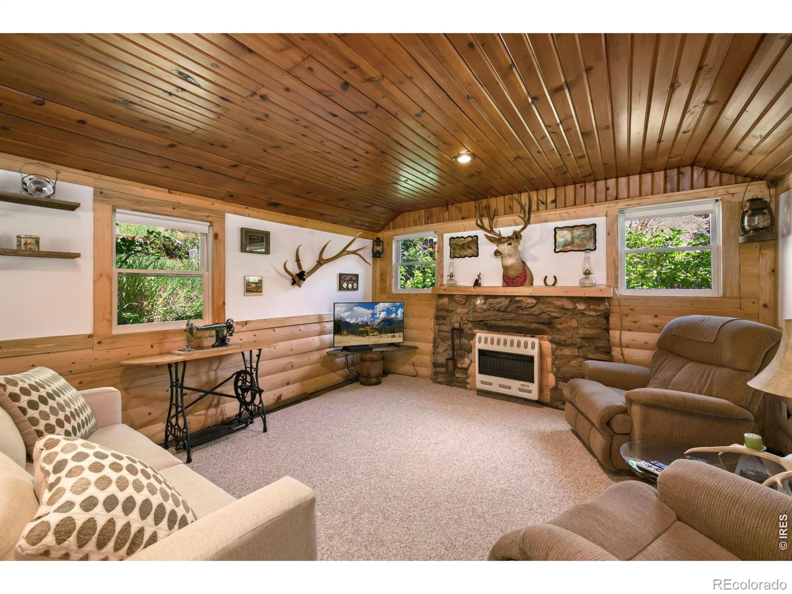 47 Falls Creek Drive Bellvue CO 80512