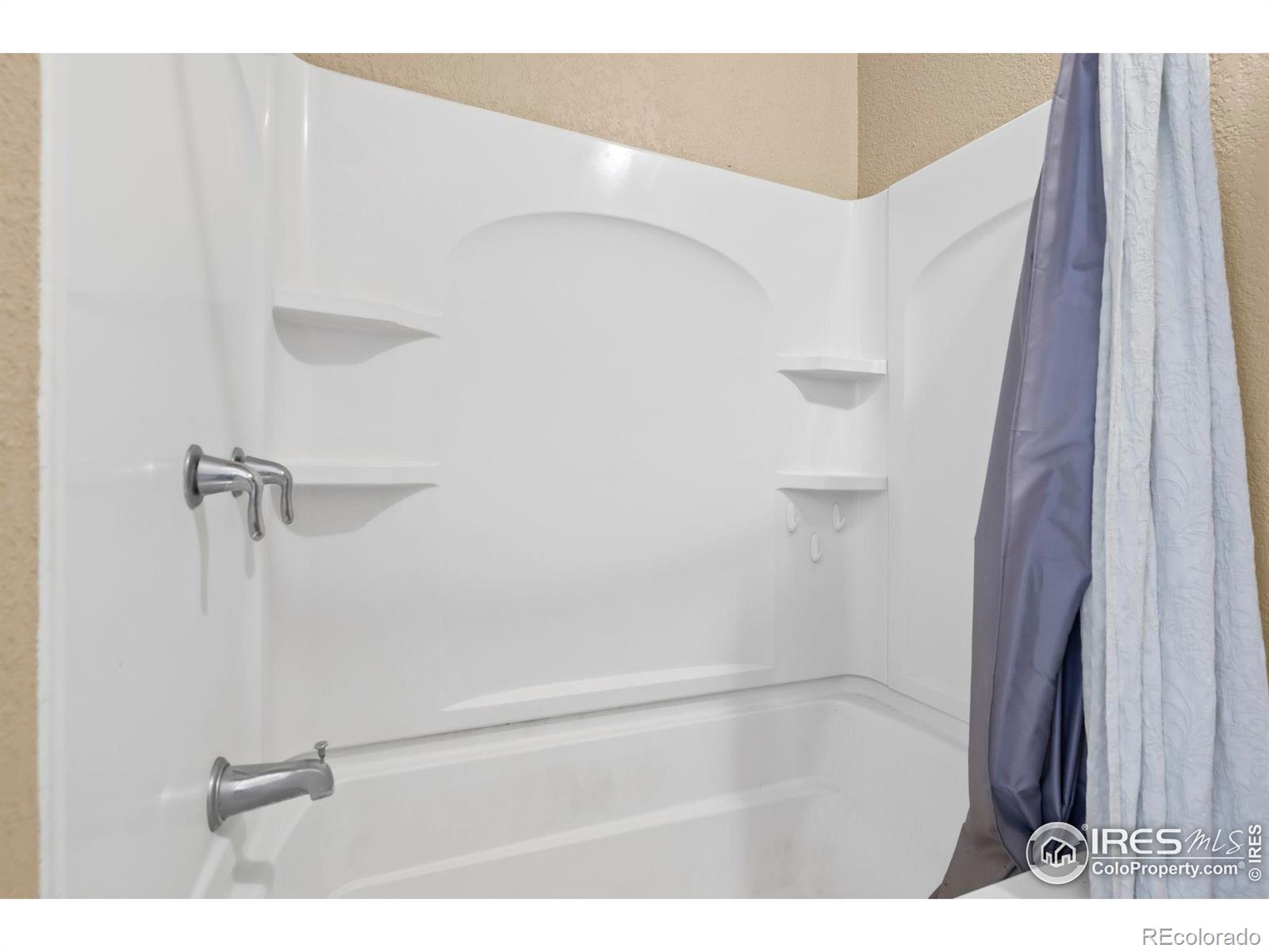 90 Redtail Ridge Way Bellvue CO 80512