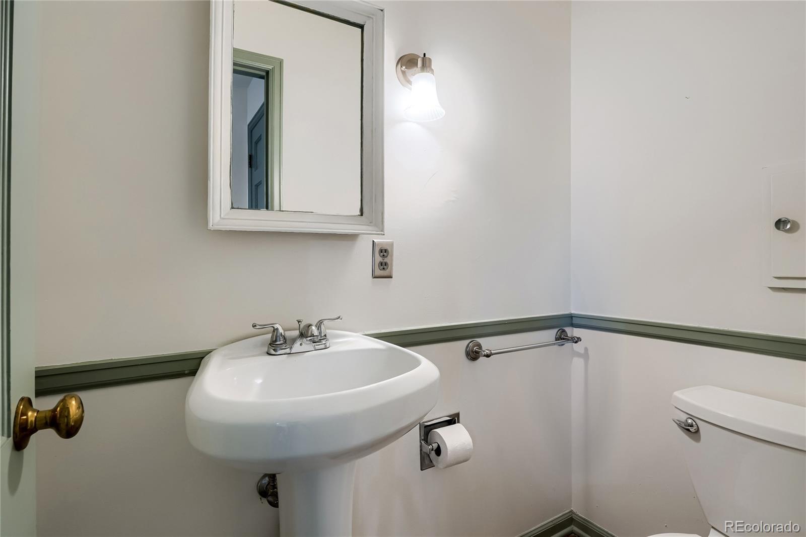 3320 S Locust Street Denver CO 80222