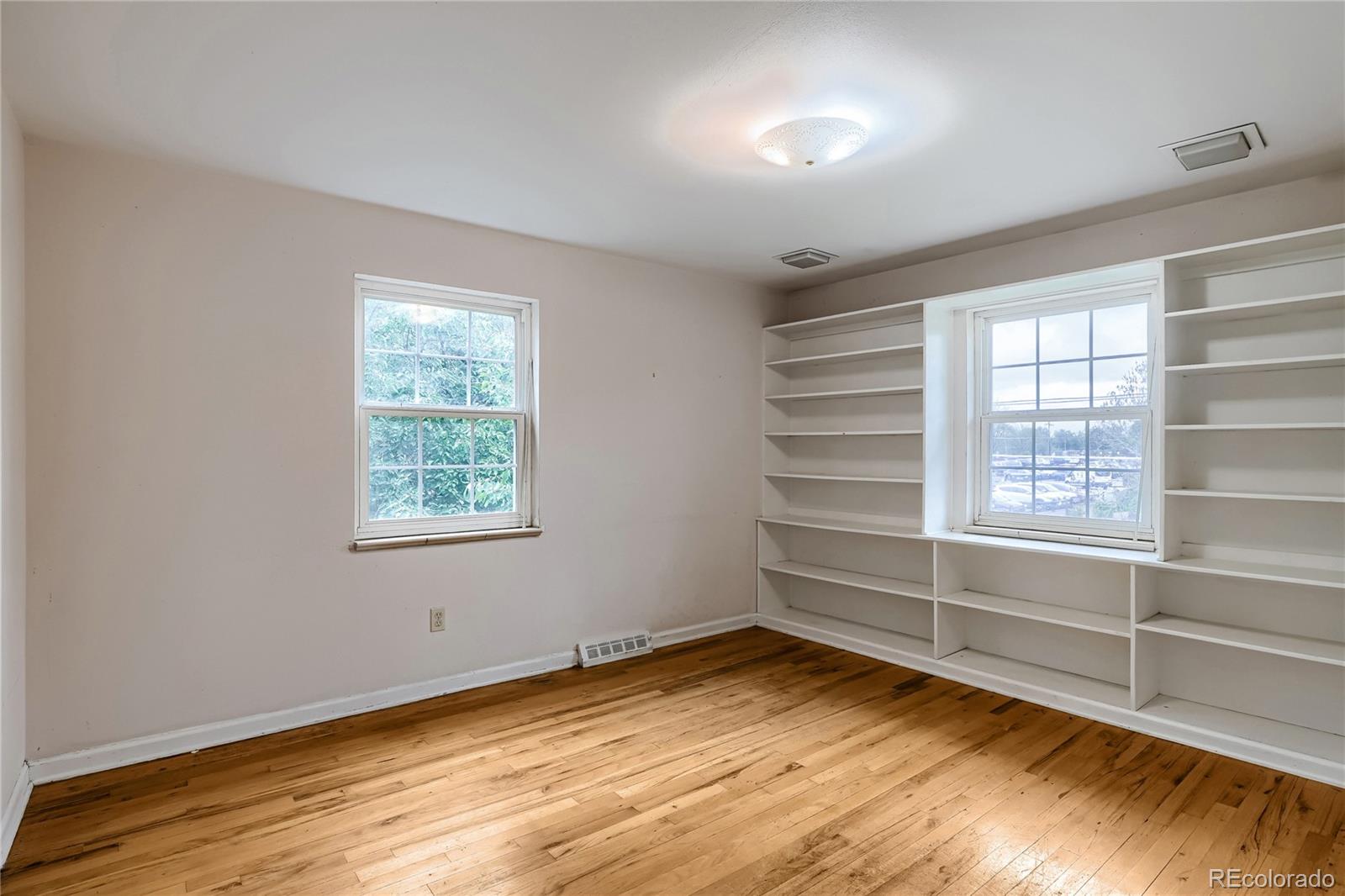 3320 S Locust Street Denver CO 80222