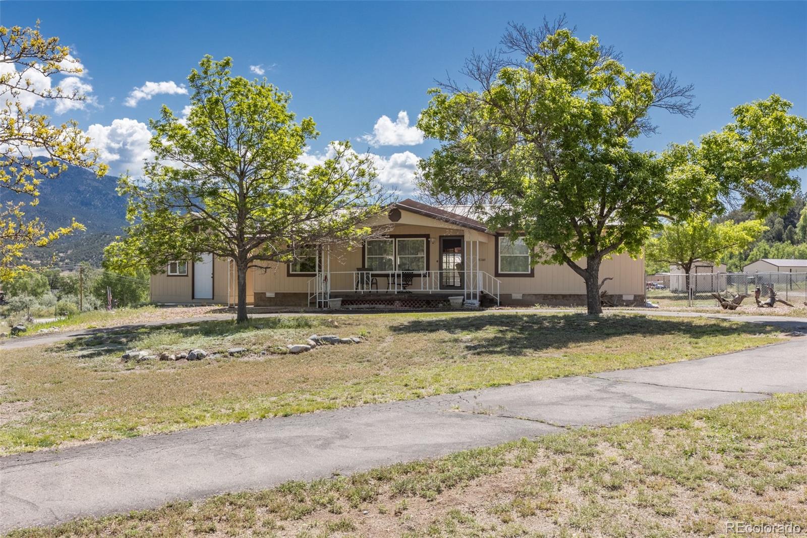 246 Loop Drive Howard CO 81233