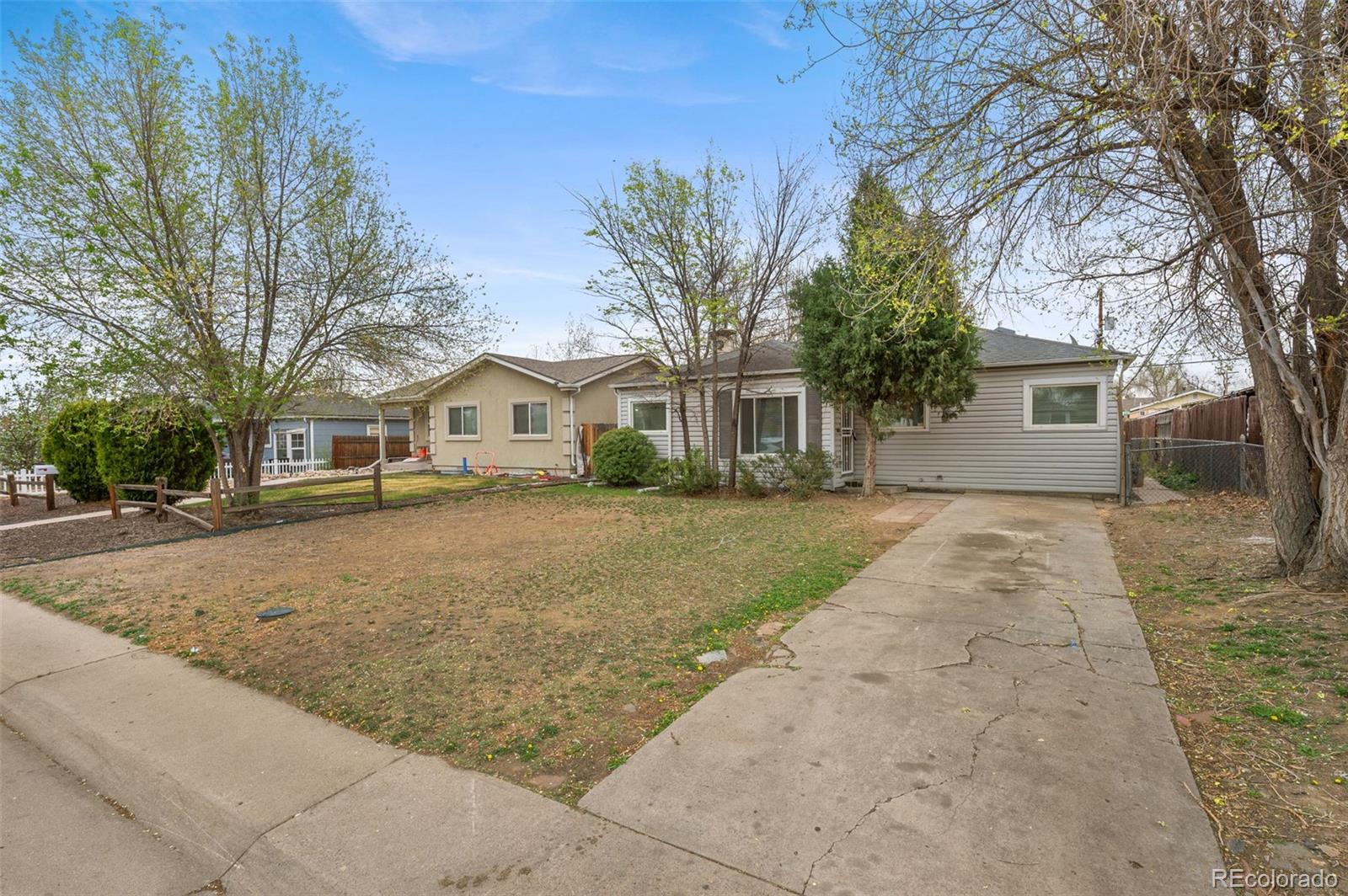 2208 Hanover Street Aurora CO 80010