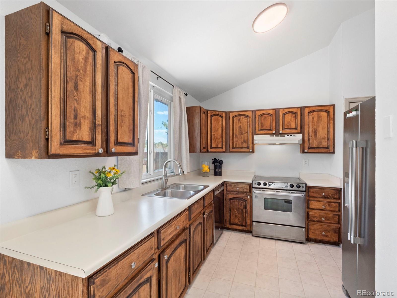 4594 Granby Way Denver CO 80239