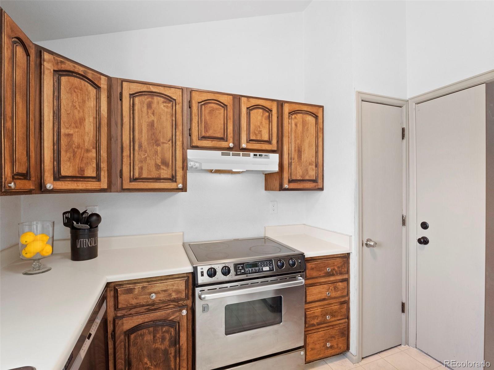 4594 Granby Way Denver CO 80239