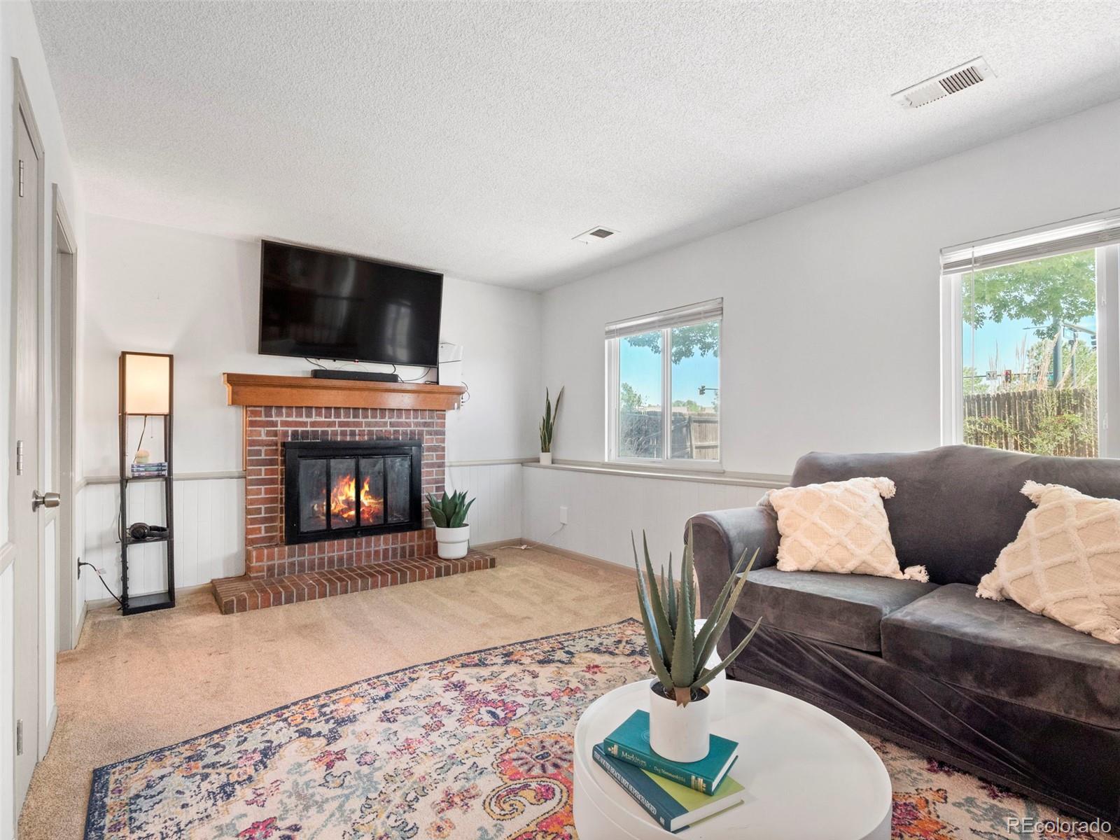 4594 Granby Way Denver CO 80239