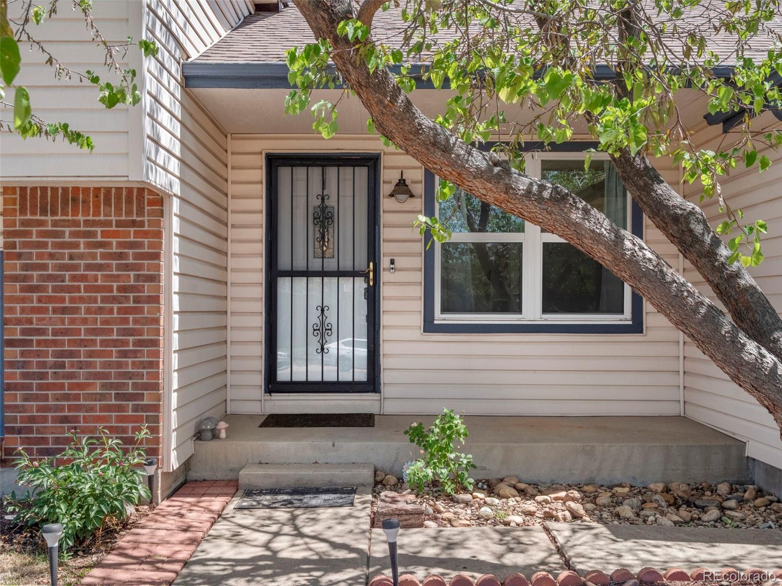 4594 Granby Way Denver CO 80239