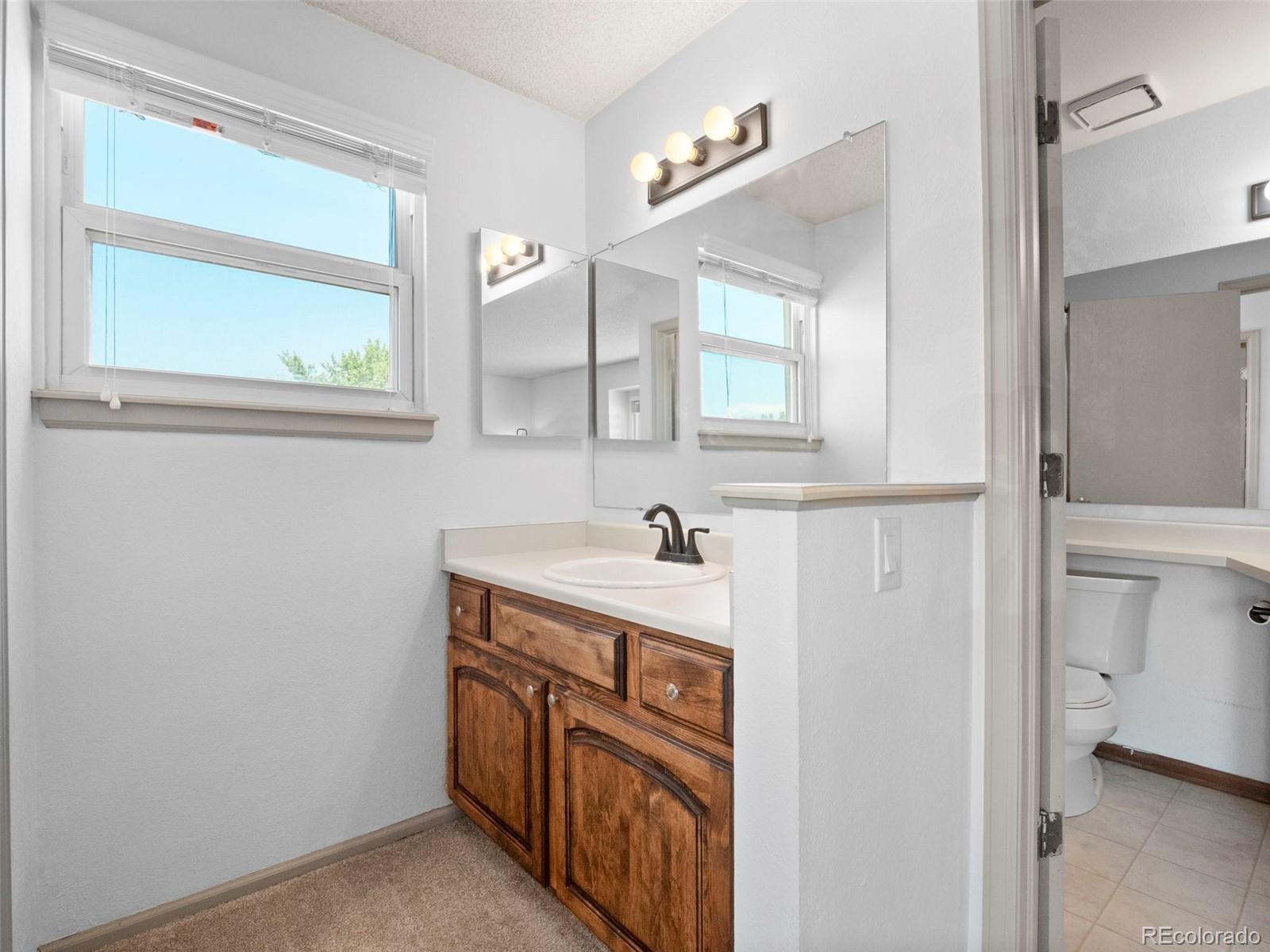 4594 Granby Way Denver CO 80239