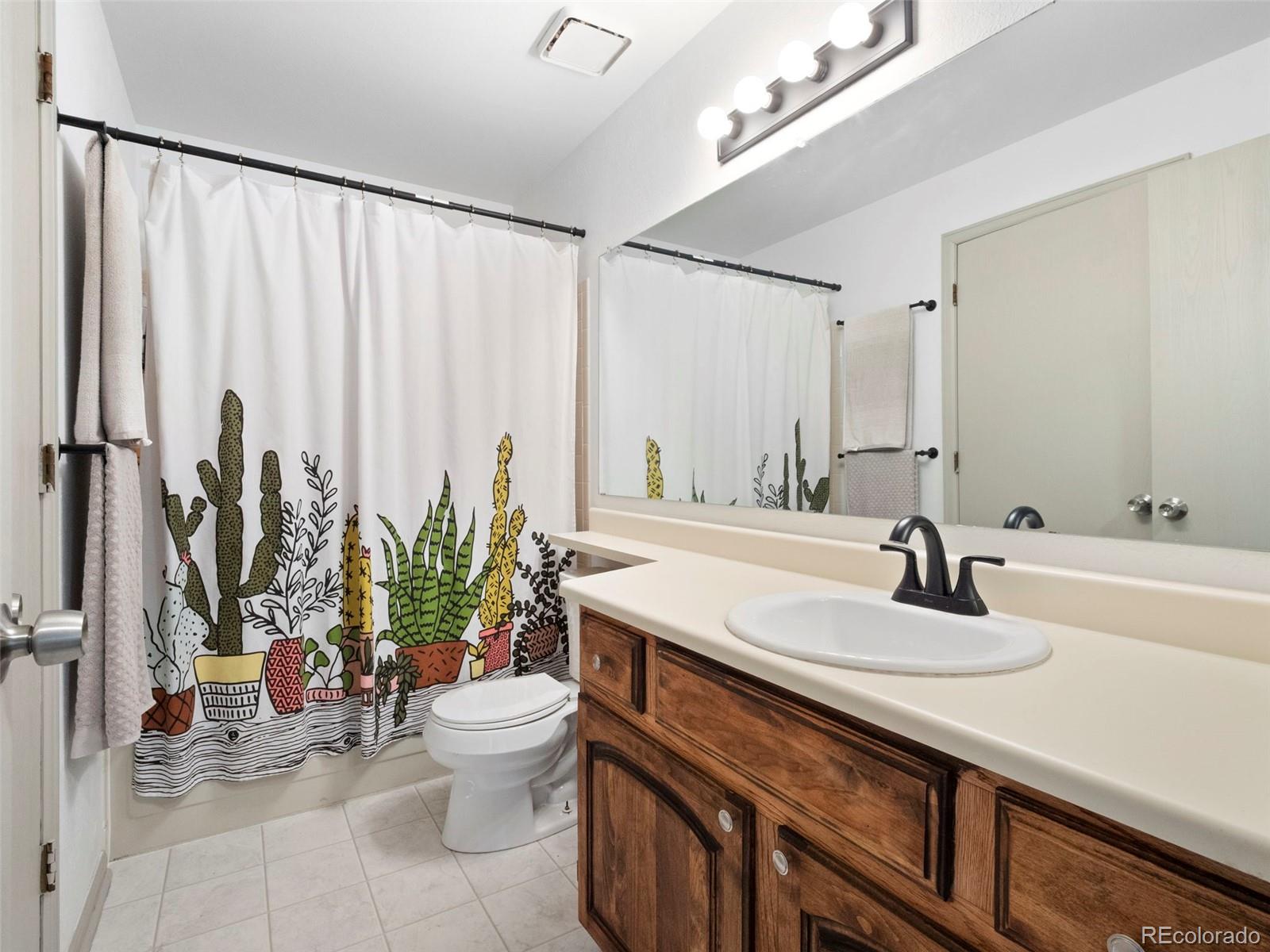 4594 Granby Way Denver CO 80239