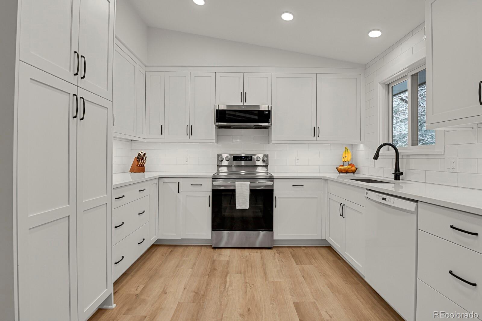 2625 S Ammons Way Lakewood CO 80227