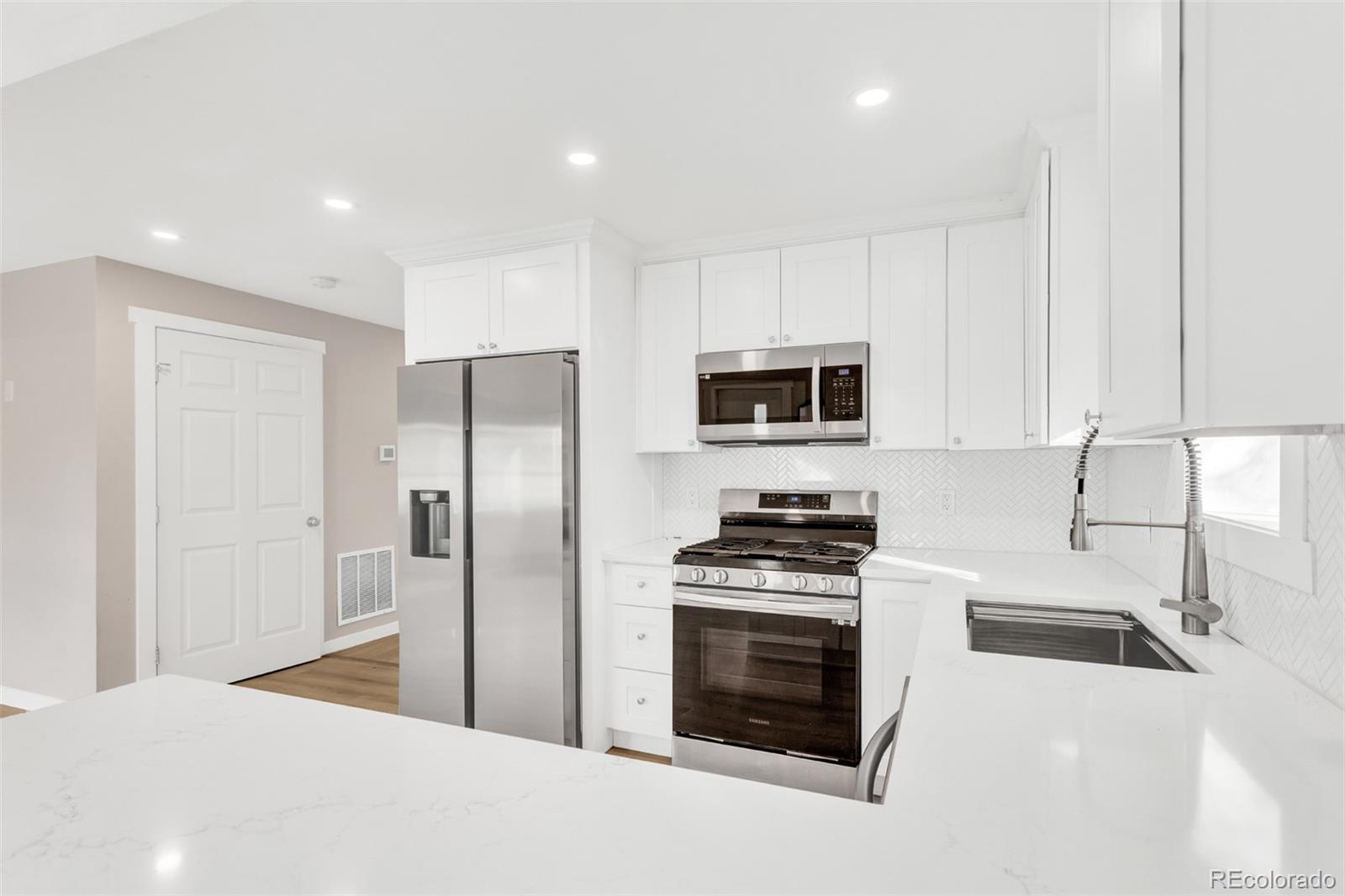 214 N Knox Court Denver CO 80219