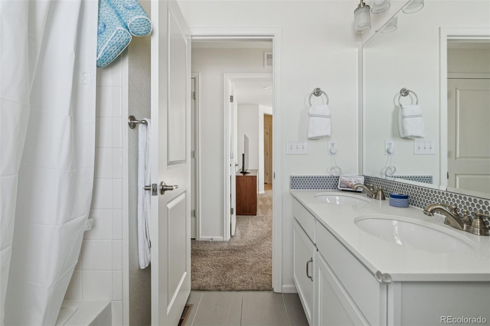 8086 S Grand Baker Way Aurora CO 80016