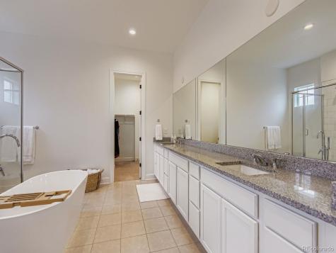 27460 E Lakeview Drive Aurora CO 80016