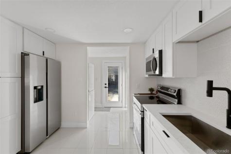 5423 Saulsbury Court Arvada CO 80002