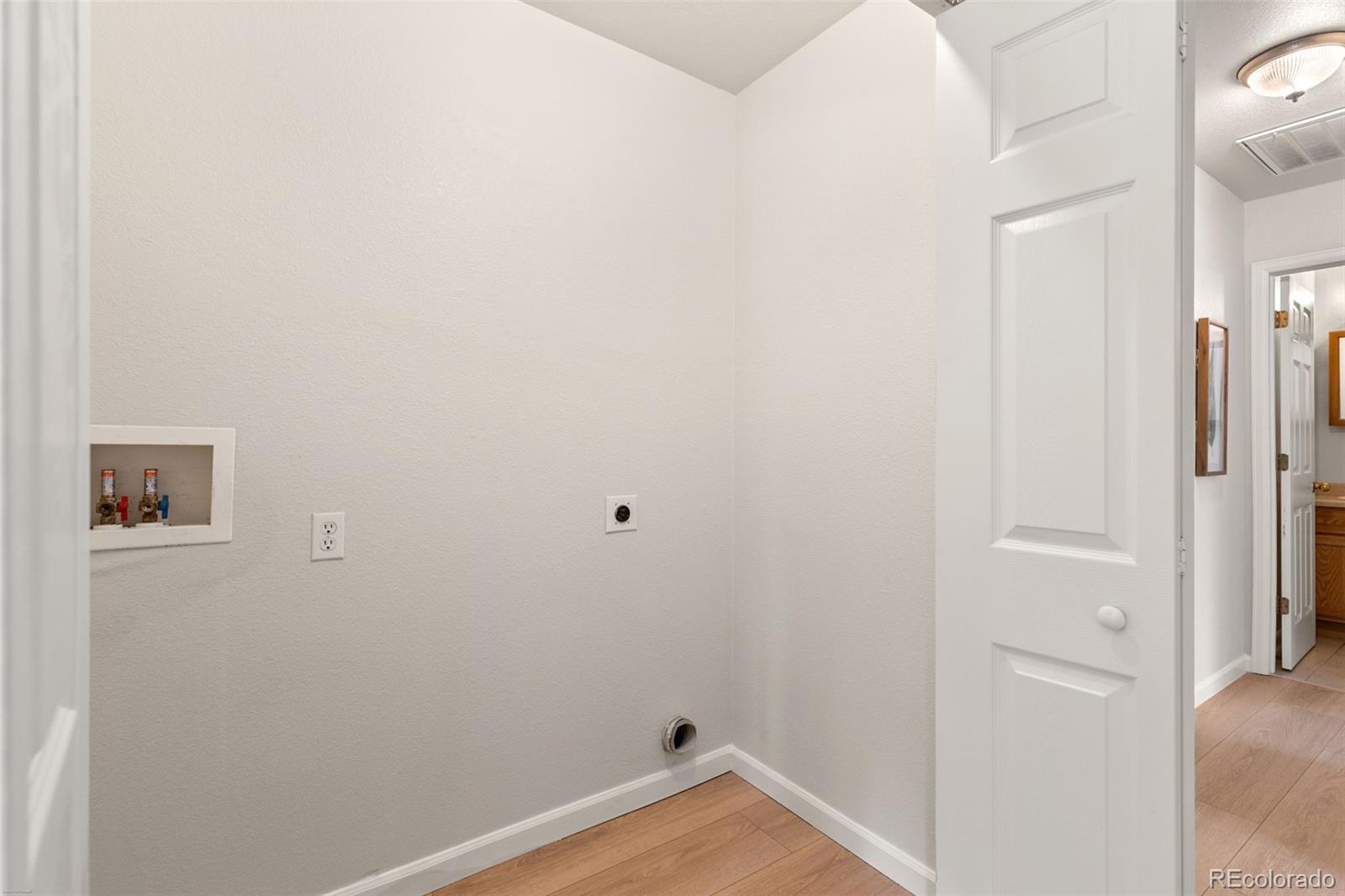 879 S Newton Street Denver CO 80219