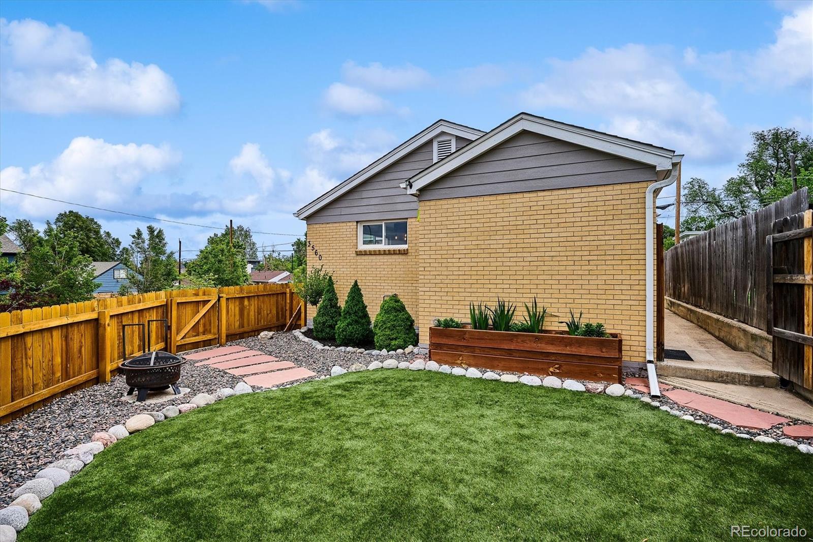 3560 N Steele Street Denver CO 80205