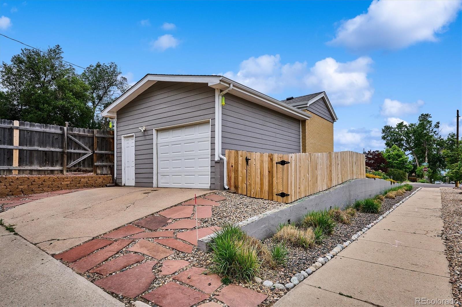 3560 N Steele Street Denver CO 80205