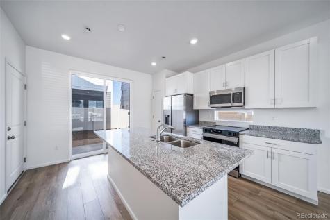 46569 Sunflower Lane Bennett CO 80102