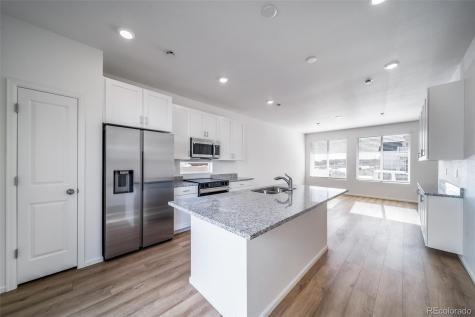 46569 Sunflower Lane Bennett CO 80102