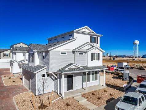 46569 Sunflower Lane Bennett CO 80102