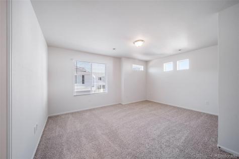 46569 Sunflower Lane Bennett CO 80102