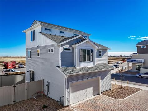 46569 Sunflower Lane Bennett CO 80102