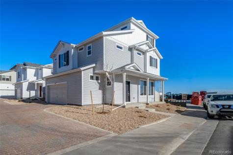46569 Sunflower Lane Bennett CO 80102
