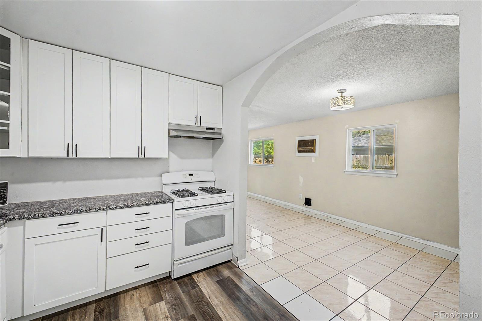 1042 Yuba Street Aurora CO 80011