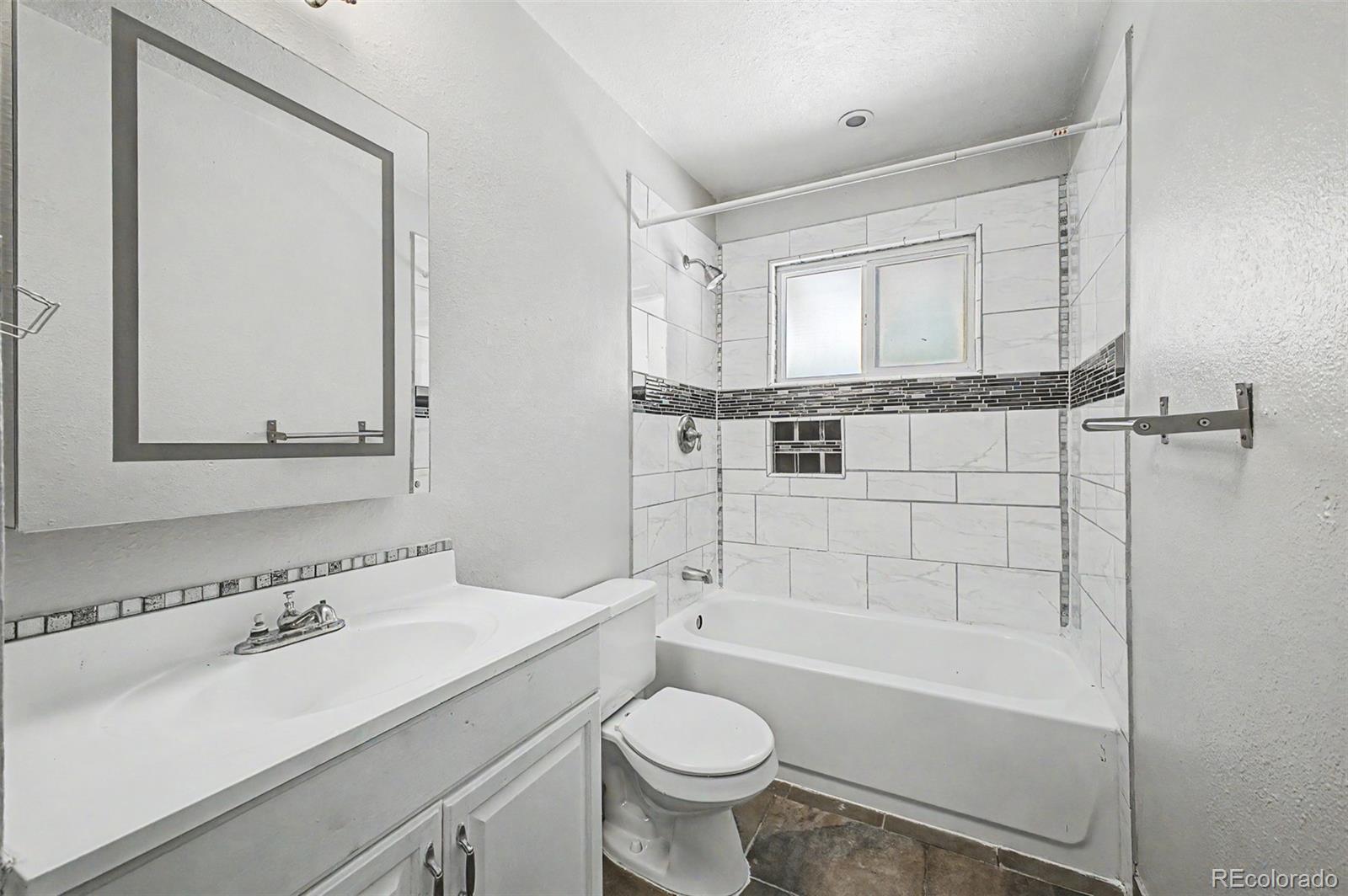 1042 Yuba Street Aurora CO 80011