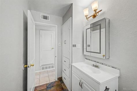 1042 Yuba Street Aurora CO 80011