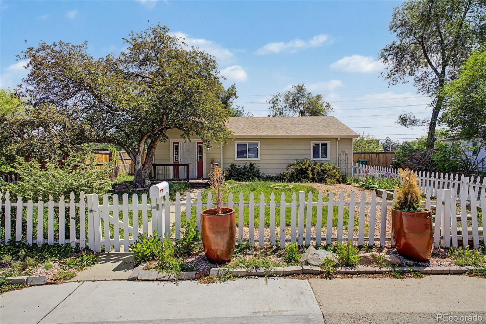 1042 Yuba Street Aurora CO 80011