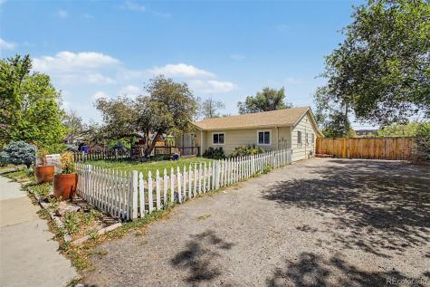1042 Yuba Street Aurora CO 80011