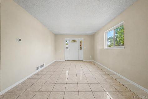 1042 Yuba Street Aurora CO 80011