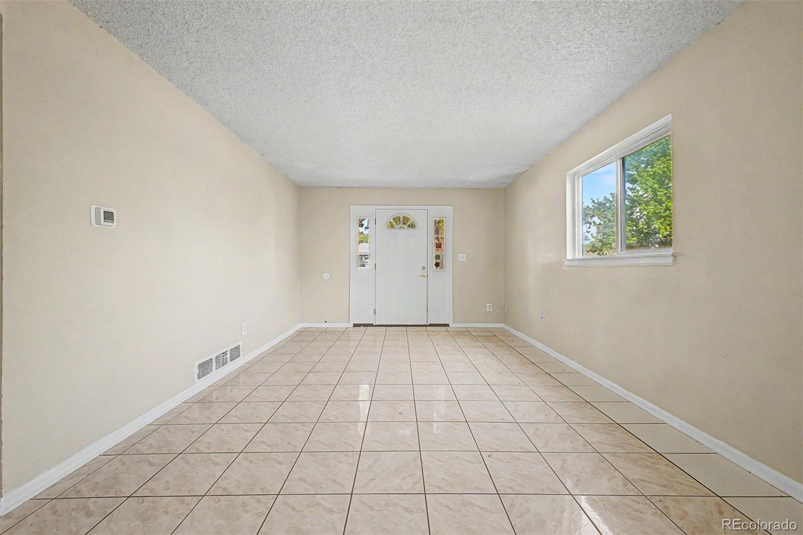 1042 Yuba Street Aurora CO 80011