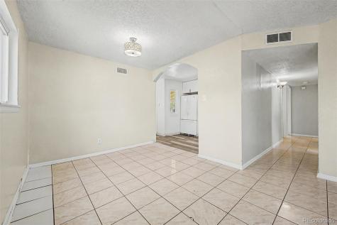 1042 Yuba Street Aurora CO 80011
