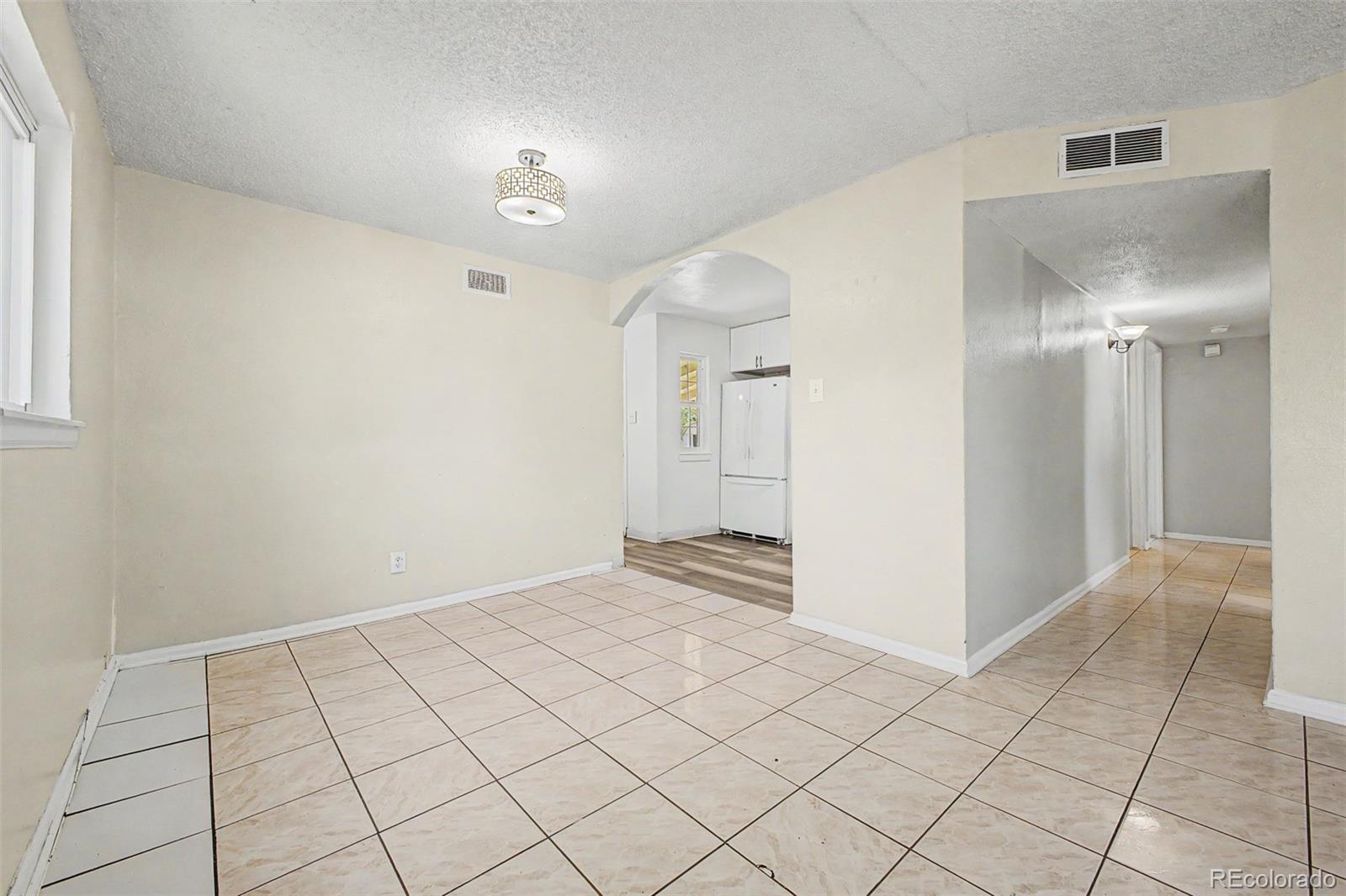 1042 Yuba Street Aurora CO 80011