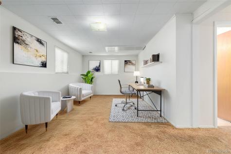 539 Newark Street Aurora CO 80010