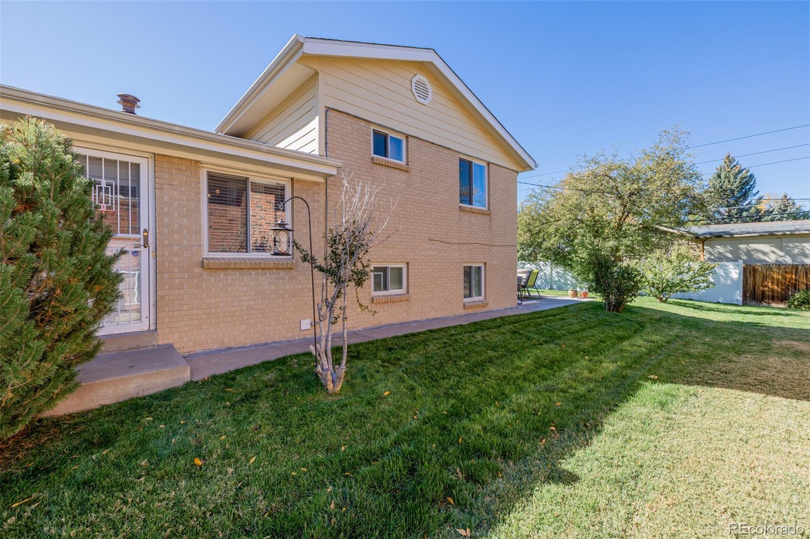 539 Newark Street Aurora CO 80010